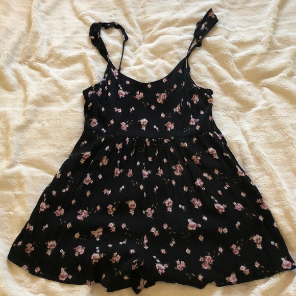 Lush Other - Flirty floral romper